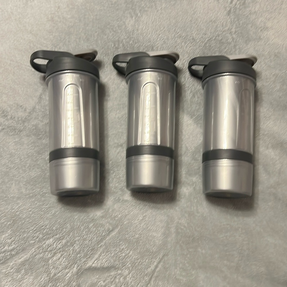 Blender Bottle 3 pack of 20oz with Pill & Protein Powder Storage